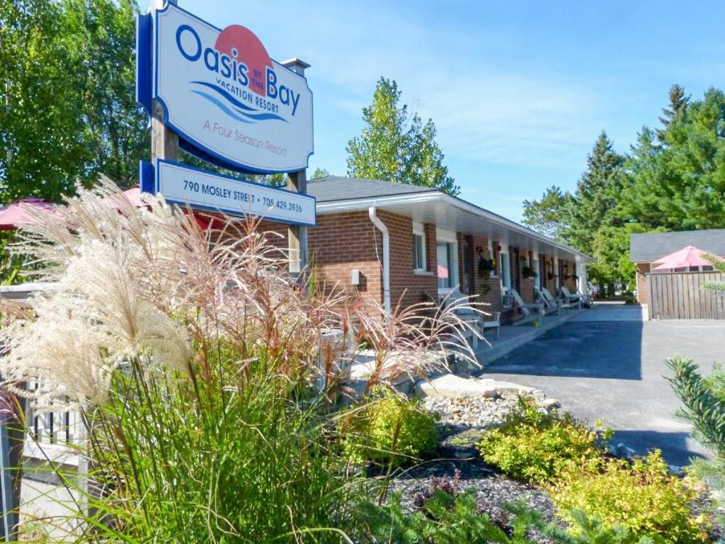 Oasis By The Bay Vacation Suites Wasaga Beach Exterior foto